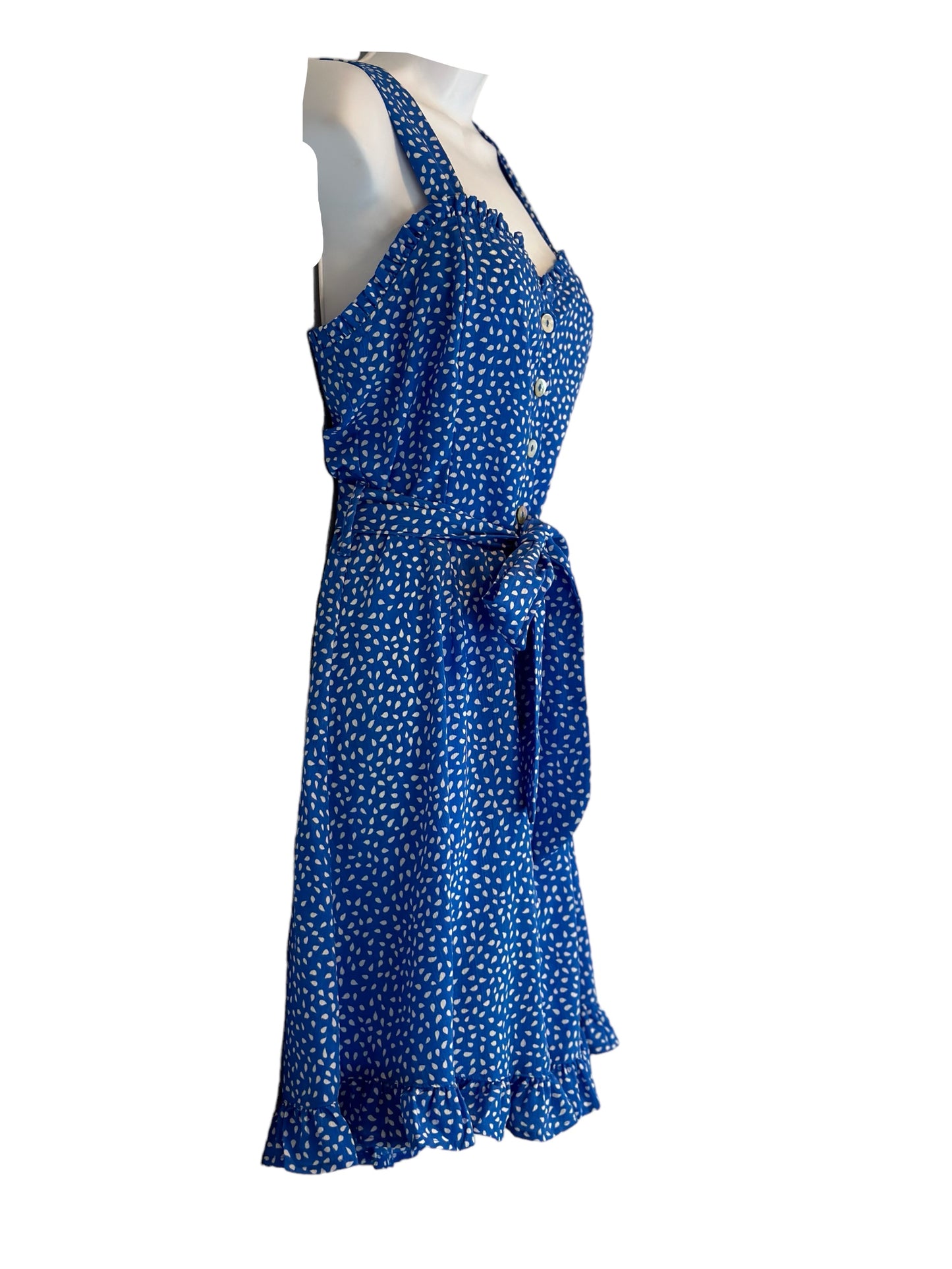 Acogedor informal: vestido azul y blanco