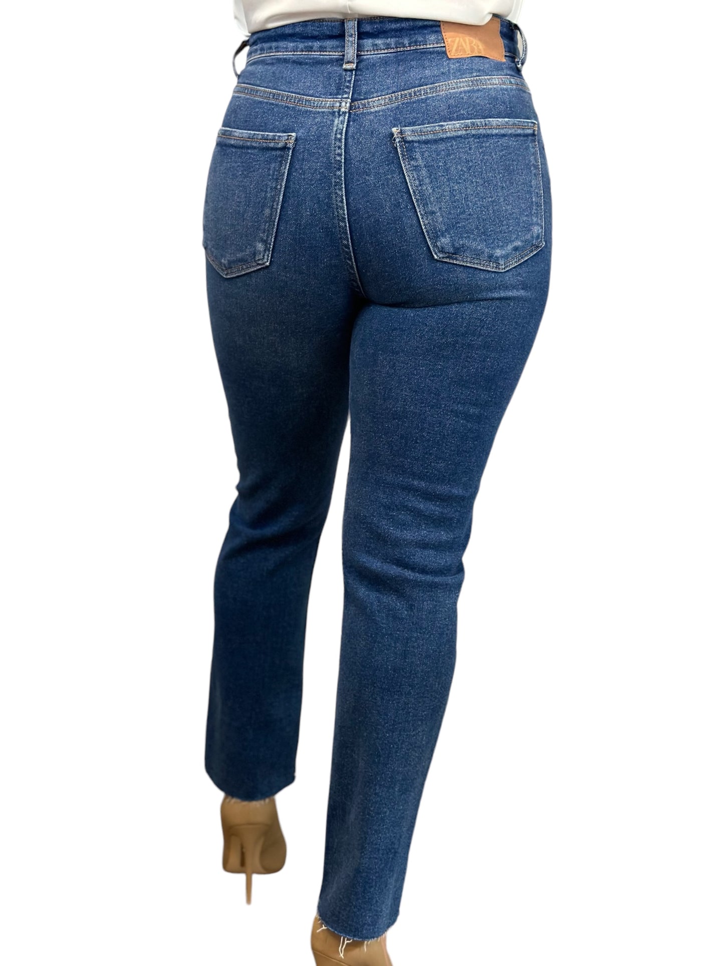 Zara Jeans Straight Cut Mid Rise