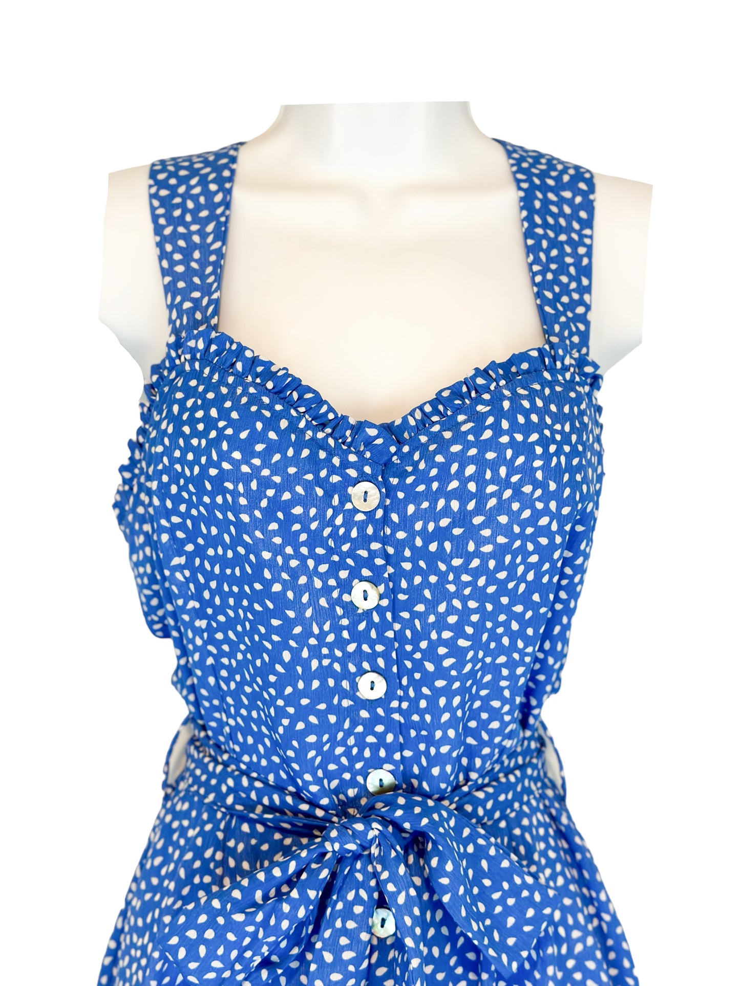 Acogedor informal: vestido azul y blanco