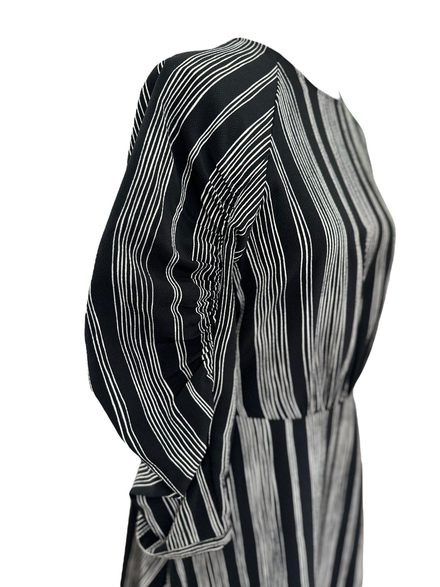 Vestido Who What Wear - Negro con rayas