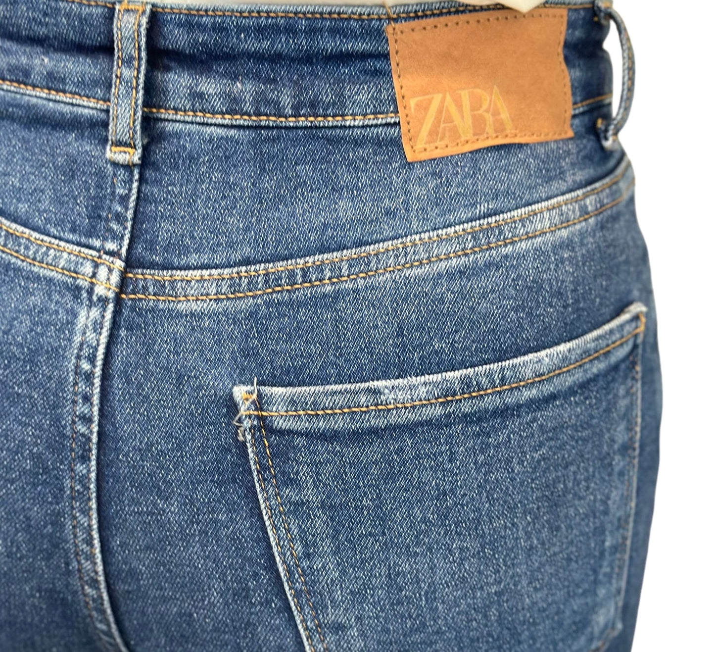 Zara Jeans Straight Cut Mid Rise
